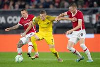 Довбик проти гравців АЗ, СК Дніпро-1