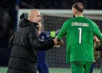 Хосеп Гвардіола та Джанлуїджі Доннарумма, getty images