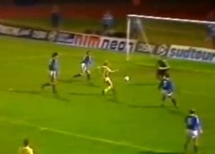 Листья желтые над Харьковом кружатся