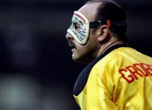 Брюс Гроббелаар, фото sport.co.uk