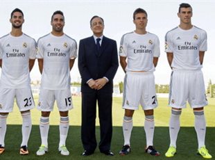 Флорентино Перес с новобранцами. Фото Getty Images