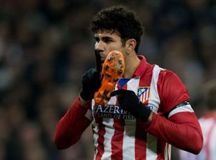 Диего Коста с бутсой, Getty Images