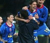 Апрель 2006. Игроки Стяуа празднуют выход в полуфинал Кубка УЕФА