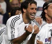 Ван Нистелрой - два удара, два гола