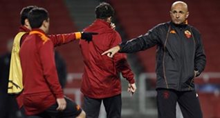 У игроков и тренера Ромы некие тактические разногласия :) Getty Images