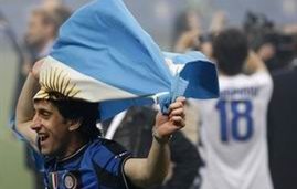 Диего Милито, AP