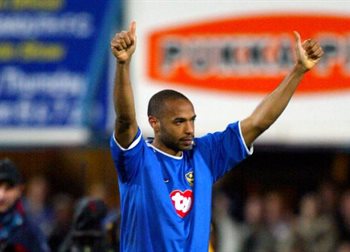 Тьєррі Анрі у футболці Портсмута, getty images