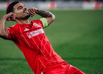 Фенербахче — Ноттінгем Форест, x.com/NFFC