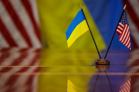 Війна, день 1098. Україна й США домовилися про спільний видобуток корисних копалин, включно з газом і нафтою – FT