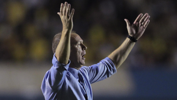 Мано Менезес, football-espana.net