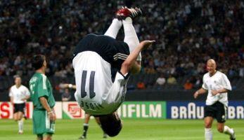Сальто в исполнении Клозе, football-italia.net