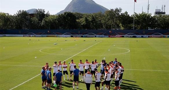 Тренировка сборной Нидерландов в Рио-де-Жанейро, фото uefa.com