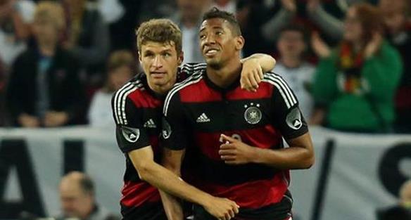 Томас Мюллер и Джером Боатенг, фото fcbayern.de