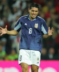 Хуан Роман Рикельме, Reuters