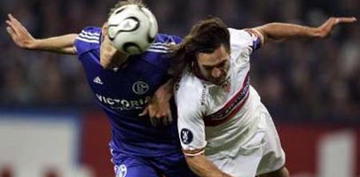 Хави Наварро против Ларсена, Reuters