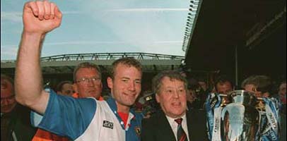 1995 год. Алан Ширер празднует свой единственный чемпионский титул в карьере, bbc.co.uk