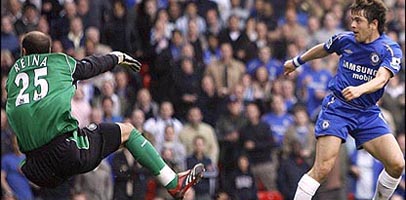 Джо Коул упускает невероятный шанс за минуту до финального свистка, bbc.co.uk