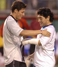 Хавьер Дзанетти и Диего Марадона