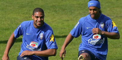 Адриано и Роналдиньо - к бою готовы!