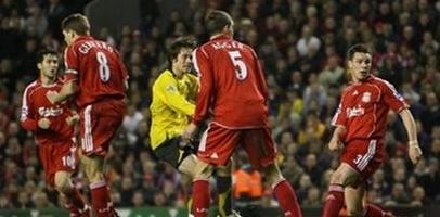 Росицки - и один в поле воин, фото AP