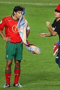 Продажный и жадный Луиш Фигу