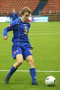 С мячом Денис Пшеничный, фото granatkin.ru