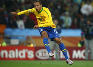 Луис Фабиано, не покладая ног и рук, трудится на полях ЮАР, фото Getty Images