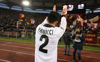 Пануччи на дальнем плане :) zimbio.com