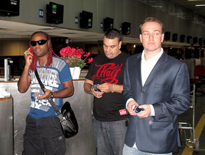 Вагнер Лав в сопровождении друзей, фото Globo