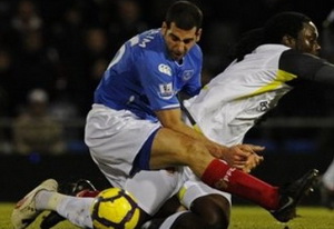 Бен Хаим оседлал Кенвайна Джонса, фото АР