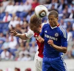 Брума (справа), Reuters