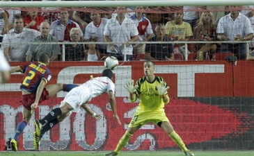 Луис Фабиано сравнивает счет, фото АР