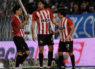 Герой тура слева, фото Ole