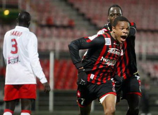 Лоик Реми мчится в Марсель, Reuters