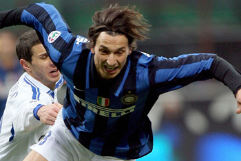 Златан, летящий на крыльях ночи, фото picsdigger.com