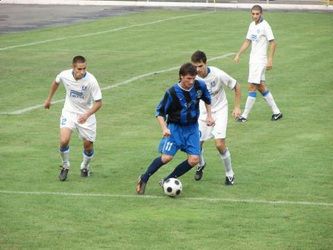 Сталь приближается к лидерам, фото ФК Сталь 