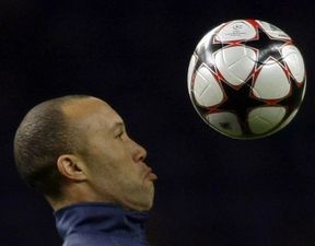 Микаэль Сильвестр, Reuters