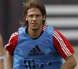 Мартин Демикелис, AP