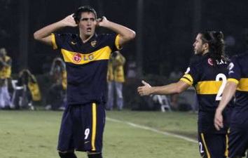 Боку проэкзаменирует Велес, Reuters