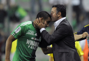 Кристоф Галтье как сына поздравил Димитри Пайе с хет-триком, фото lequipe.fr