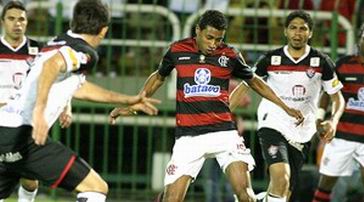 Два гола Клеберсона спасли Фла, globo.com