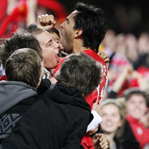 Аделаида празднует успех, фото adelaideunited.com.au