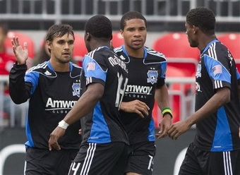 Партнеры поздравляют Вондоловски, фото АР