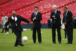 Барнс справа AP Photo