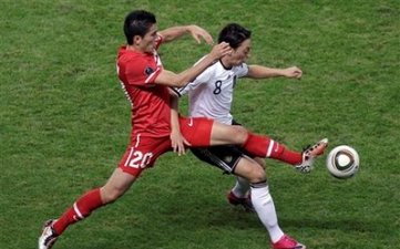 Езил vs Сахин, фото АР