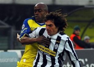 Де Челье против Лусиано, АР