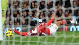 сражен ударом бутсы, AP Photo