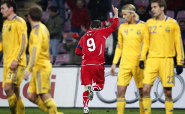 Фрай забивает, они смотрят, фото Reuters