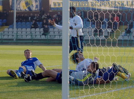 Романенко в действии, фото В. Дудуша, Football.ua