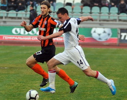 Джихани против Чигринского, фото А. Ковалева, Football.ua